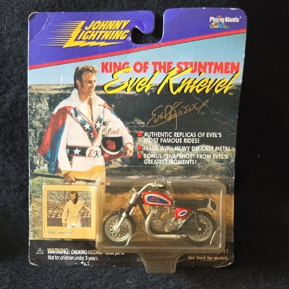 Action Figure Set - Blue, Red, White - Picture 4 of 5